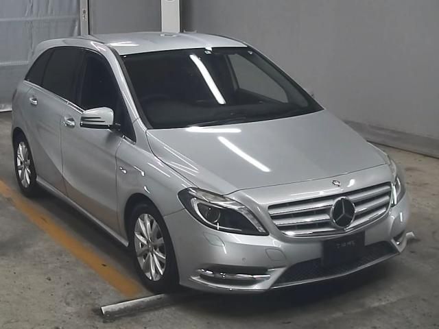 17 MERCEDES BENZ B CLASS 246242 2012 г. (ZIP Tokyo)